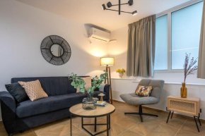 Phaedrus Living Luxury Downtown Flat Acropolis